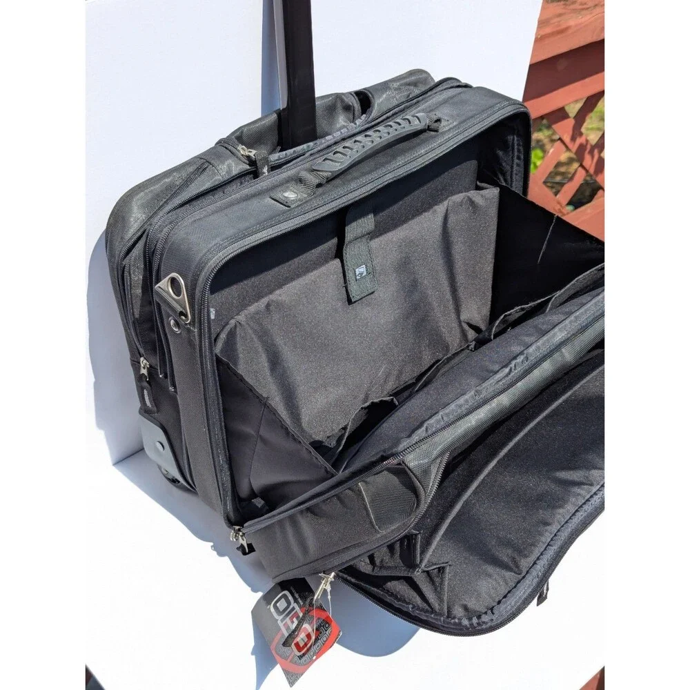 OGIO Tech Executive Wheeled Briefcase Laptop Travel Bag-Black Carry-On 18x14x7